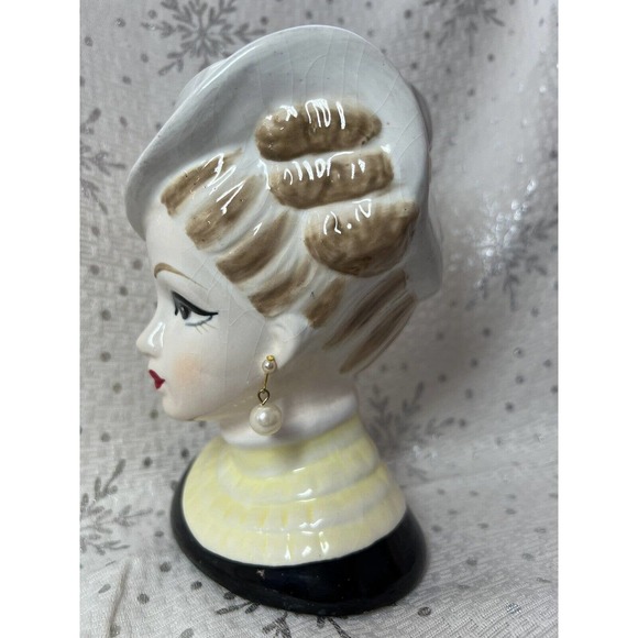 VINTAGE REPRODUCTION LADY HEAD VASE, Earrings & Hat, 8” - Picture 3 of 8